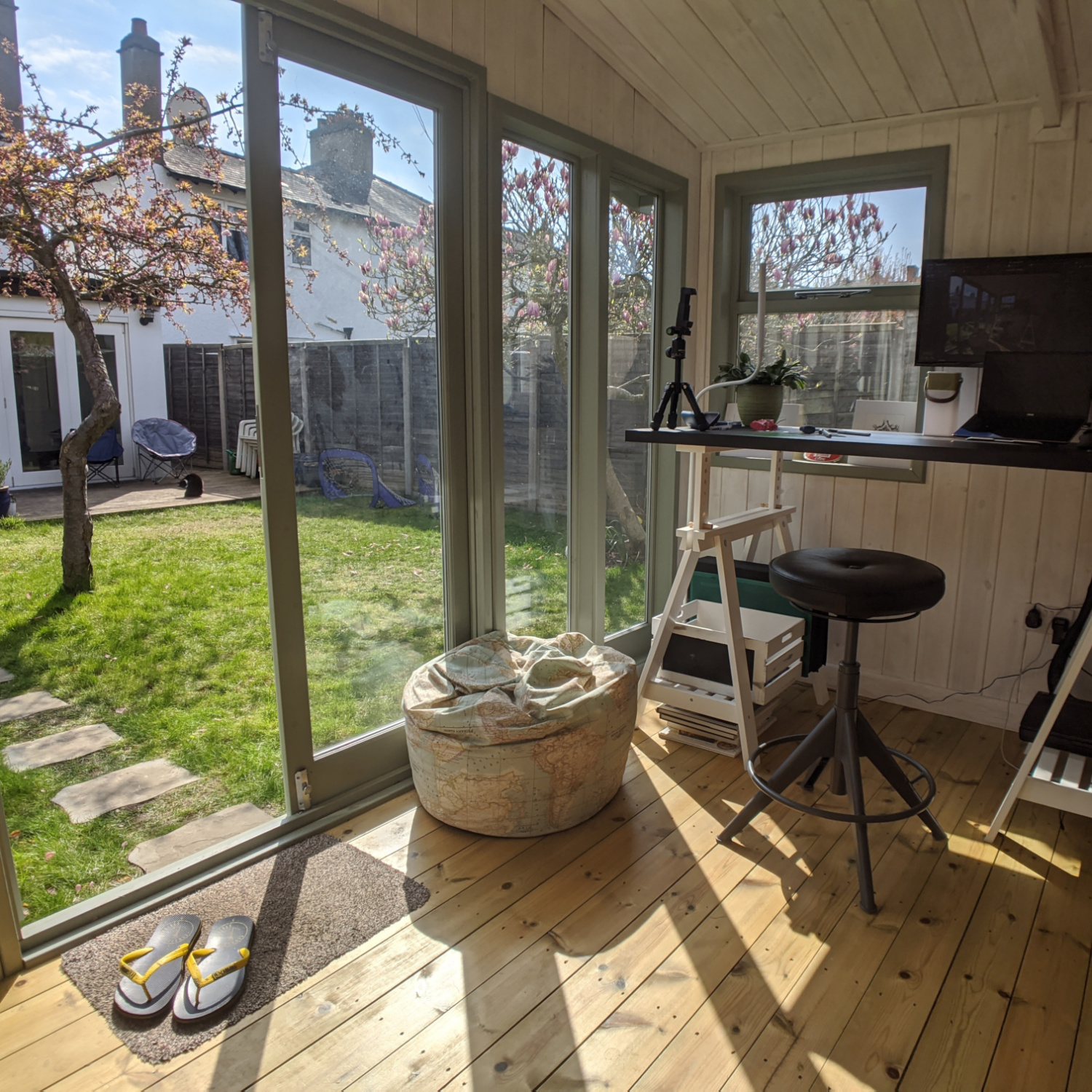 Working-From-Your-Garden-Office by Garden Escape