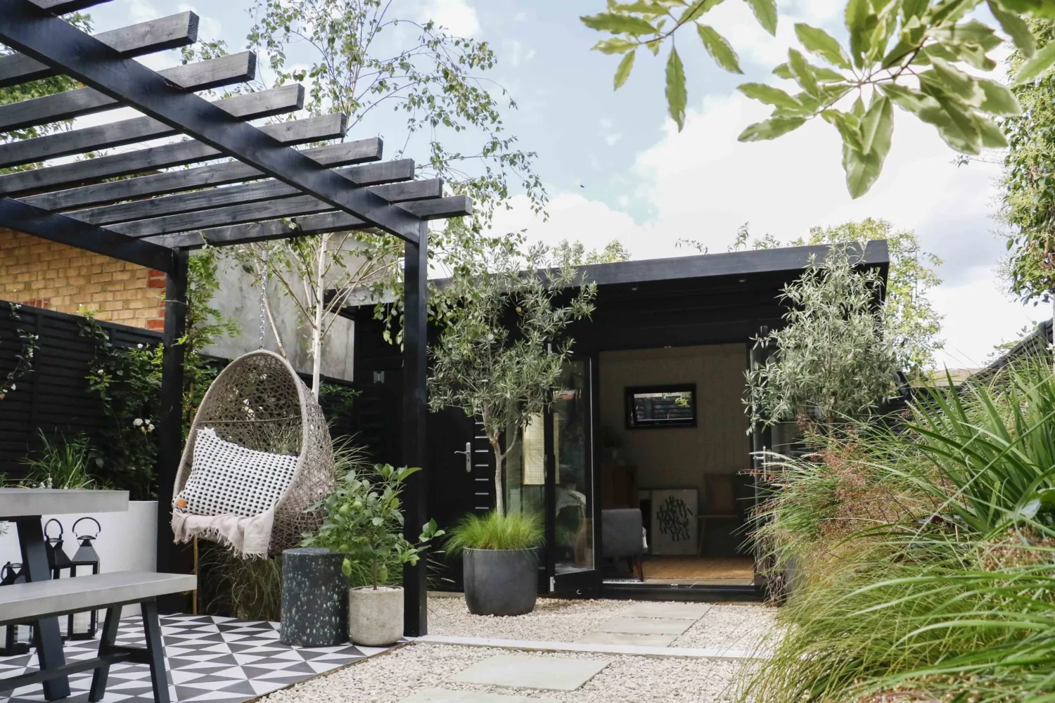 Studio Pent Ideas to Make the Most of Your Small Garden